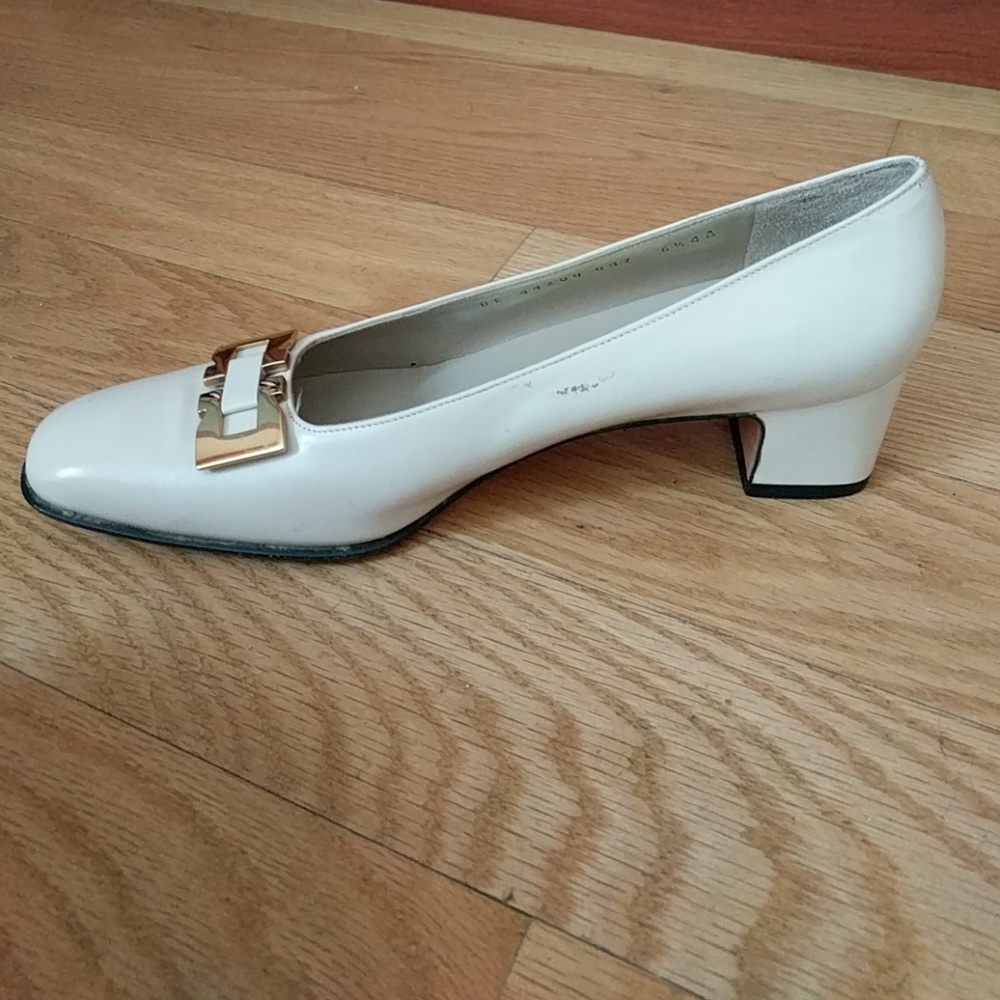 Cream Salvatore Feragamo Pumps - Picture 2 of 5